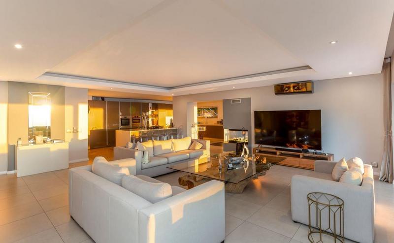 8 Bedroom Property for Sale in Llandudno Western Cape